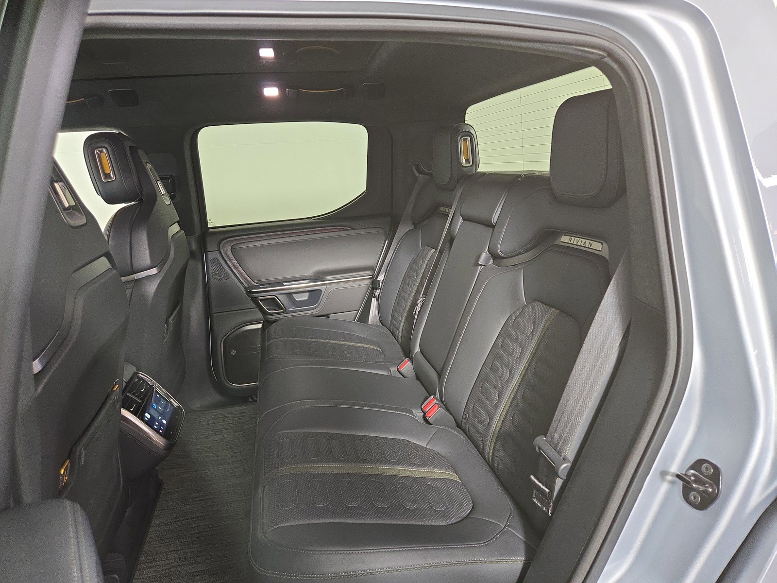 Used 2023 Rivian R1T Adventure AWD/4WD image 21
