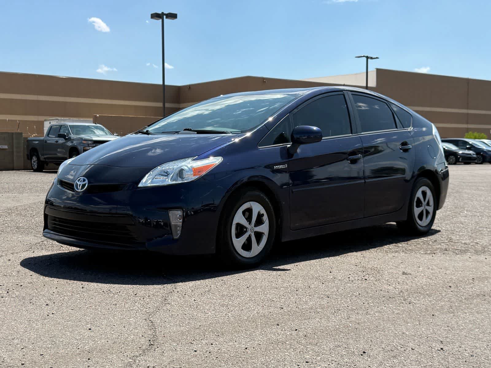 Used 2015 Toyota Prius Two FWD video 2