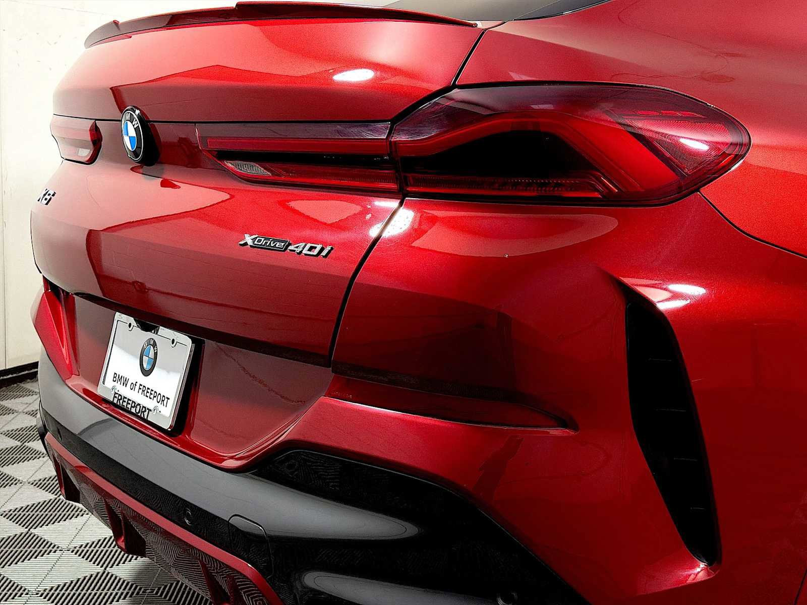 Used 2022 BMW X6 xDrive40i w/ M Sport Package image 29