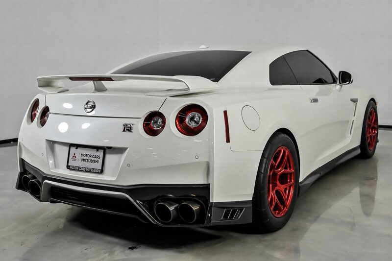 Used 2019 Nissan GT-R Premium AWD/4WD image 11