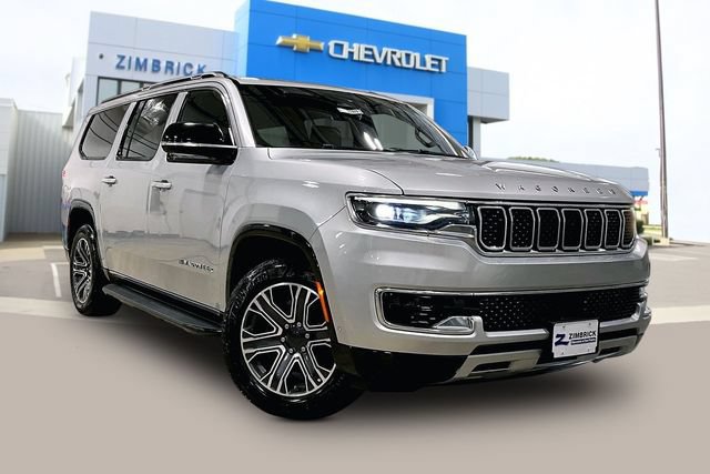 Used 2024 Jeep Wagoneer L Series II w/ Flexible Seating Group AWD/4WD image 1