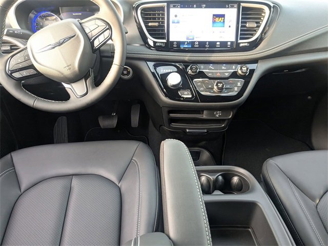 New 2026 Chrysler Pacifica Select image 24