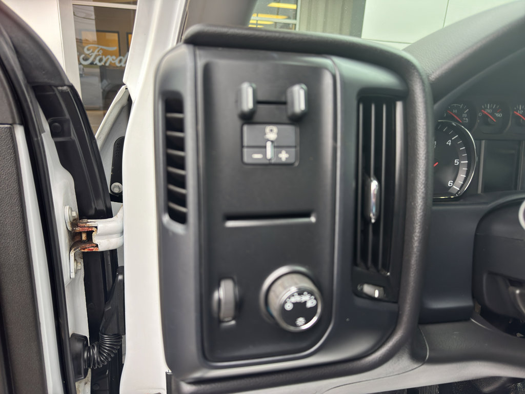 Used 2015 Chevrolet Silverado 3500 W/T image 3