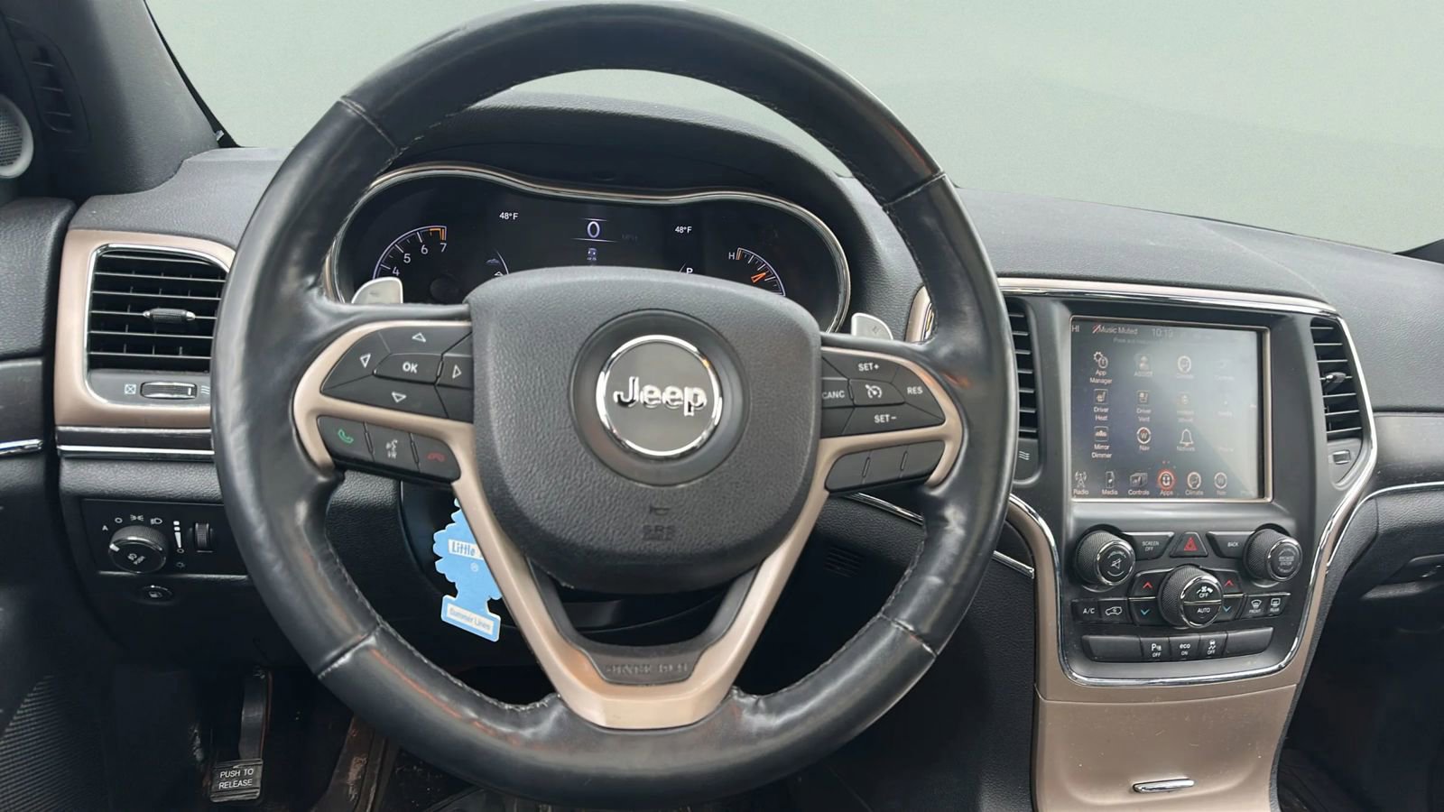 Used 2015 Jeep Grand Cherokee Limited w/ Luxury Group II image 19