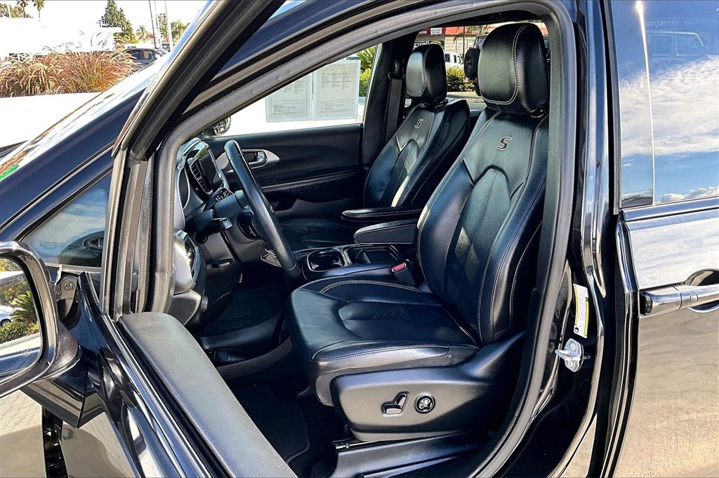 Used 2018 Chrysler Pacifica Touring-L w/ Premium Audio Group image 26