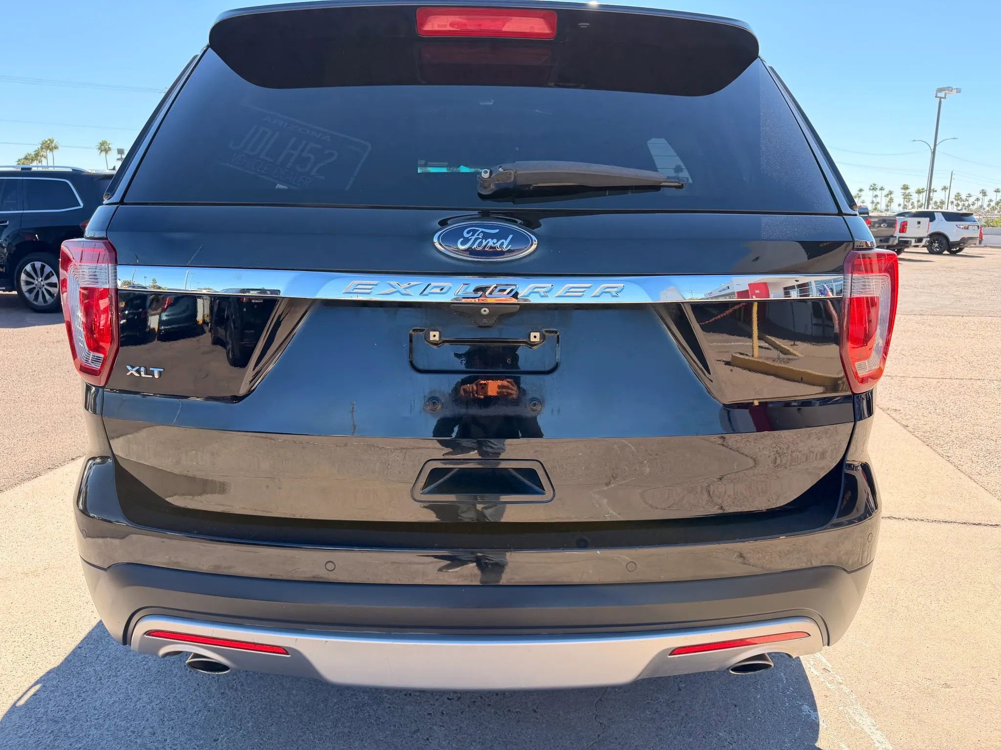 Used 2016 Ford Explorer XLT w/ Equipment Group 202A FWD image 6