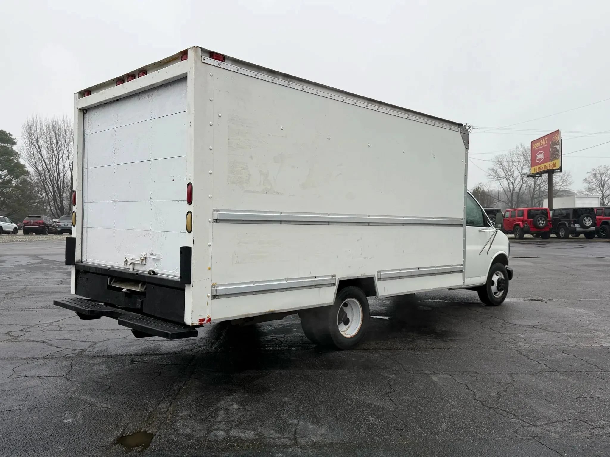 Used 2000 GMC Savana 3500 RWD image 7