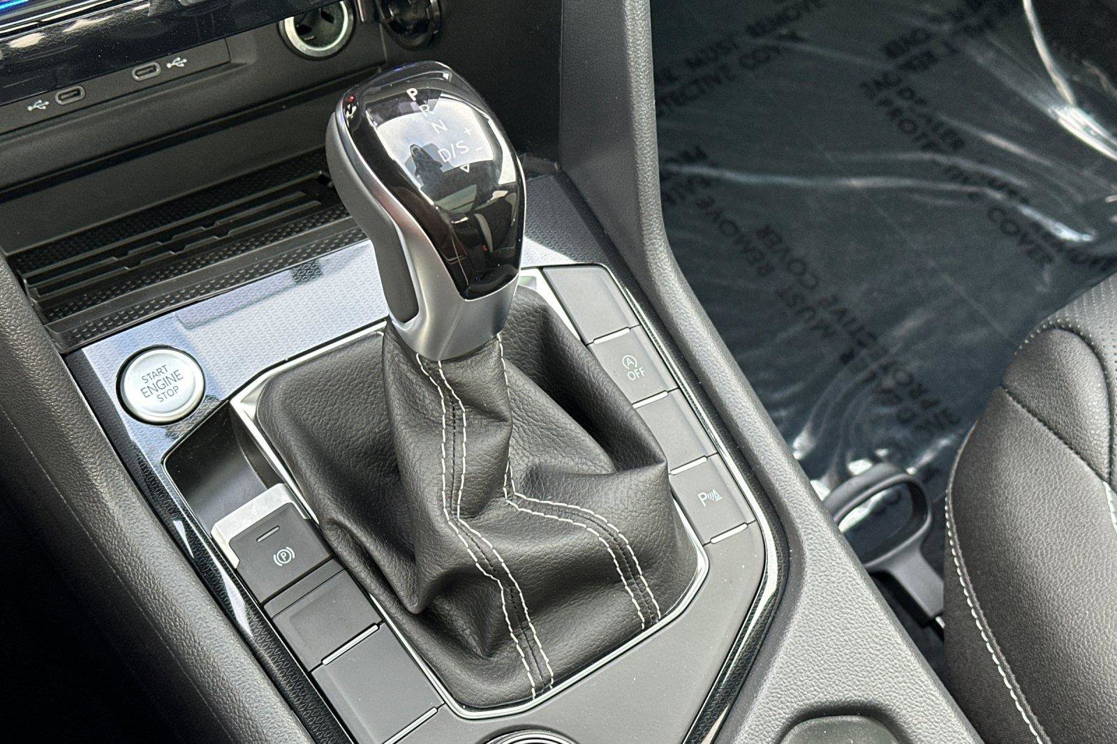 New 2026 Volkswagen Taos SEL image 21