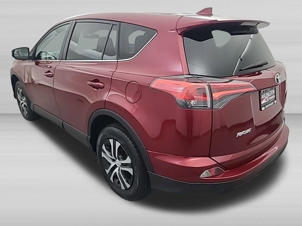 Used 2018 Toyota RAV4 LE image 5