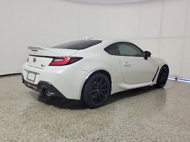 Used 2025 Toyota GR86 Premium RWD image 5