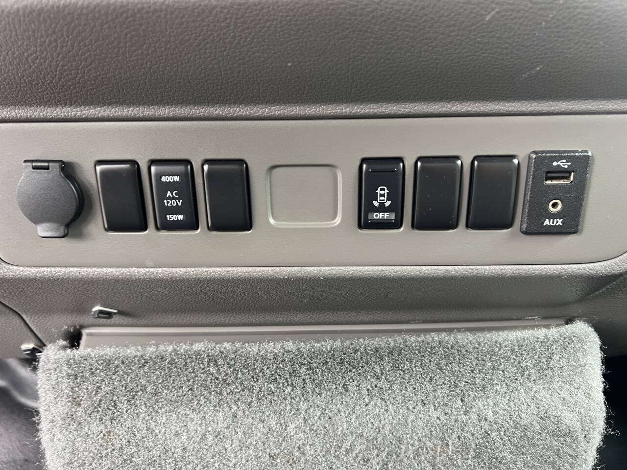 Used 2017 Nissan NV 2500 SV w/ Technology Package RWD image 12