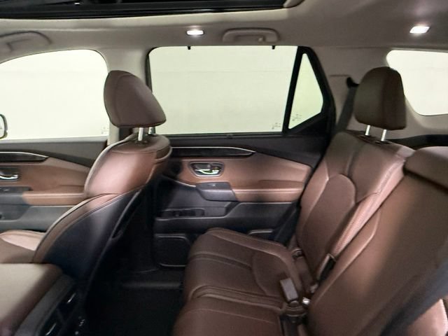 Used 2025 Honda Pilot Elite image 40