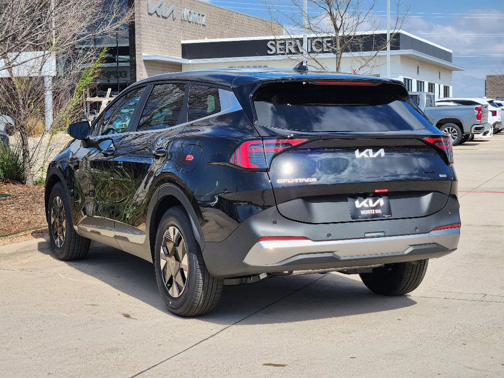 New 2026 Kia Sportage LX image 3