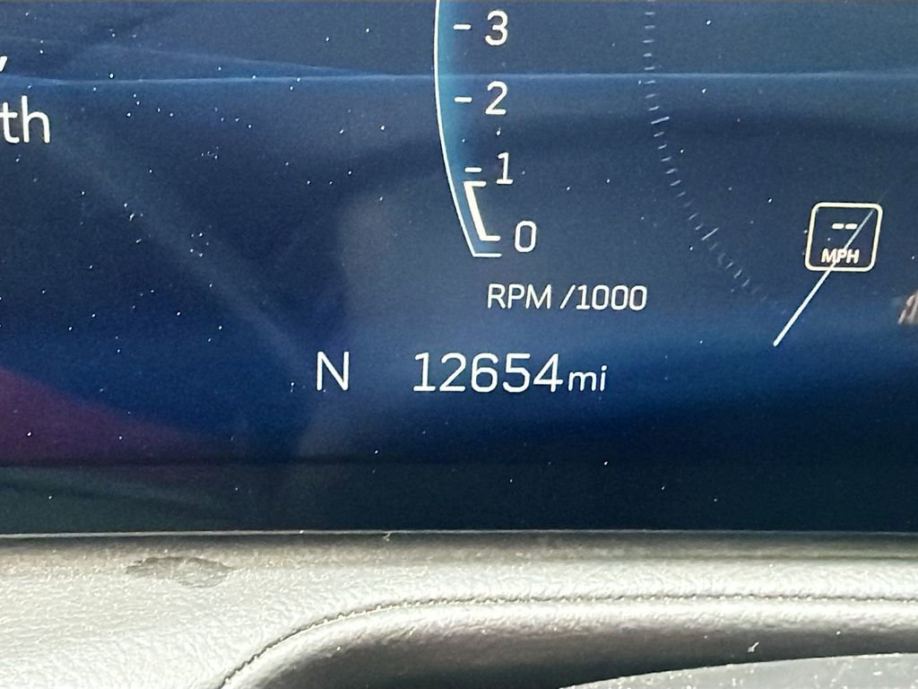 Used 2025 Cadillac XT4 Premium Luxury FWD image 12