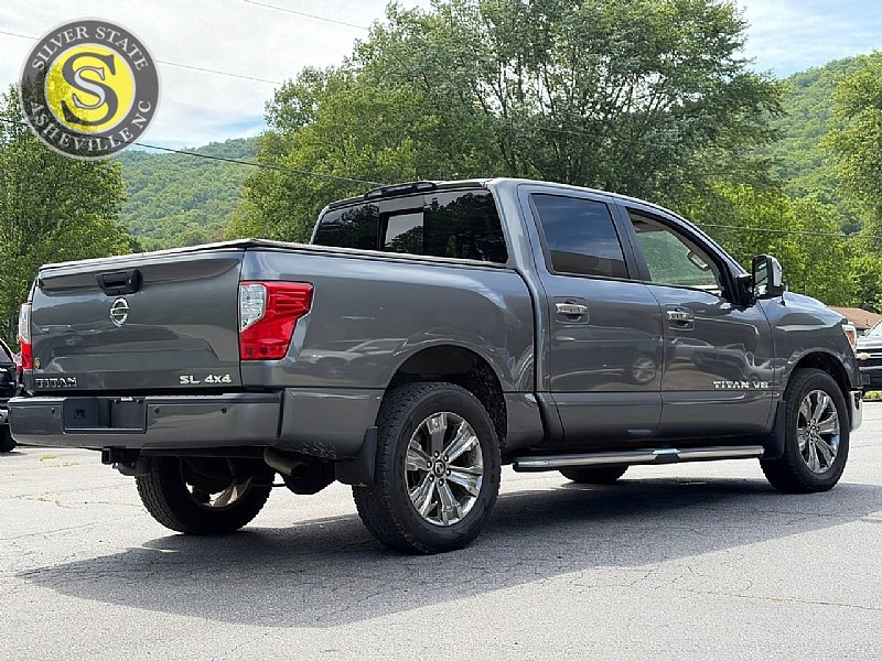 Used 2018 Nissan Titan SL w/ Chrome Package AWD/4WD image 6