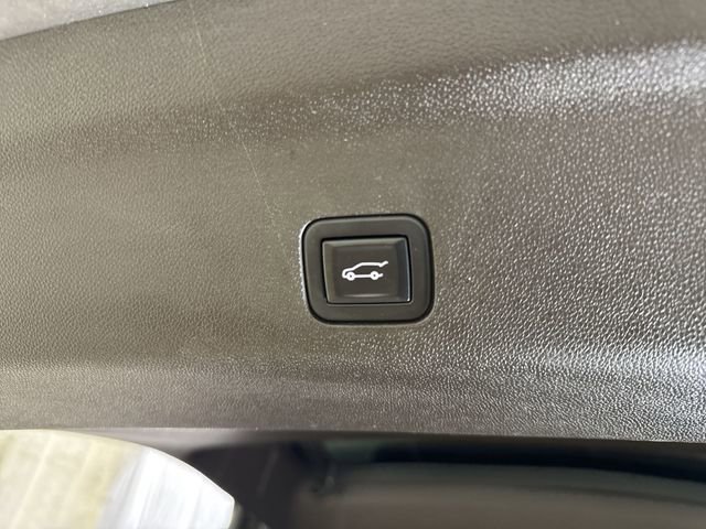 Certified 2021 Cadillac Escalade Premium Luxury w/ Driver Assist Tech Package AWD/4WD image 33