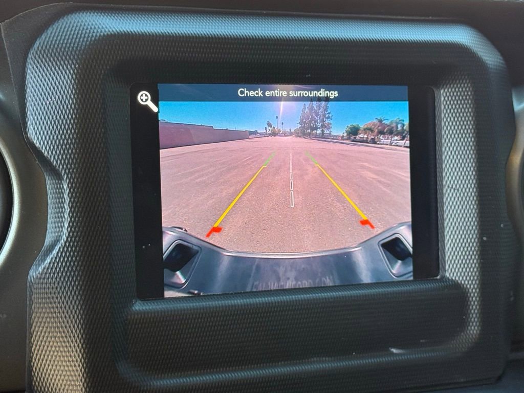 Used 2023 Jeep Gladiator Sport image 10