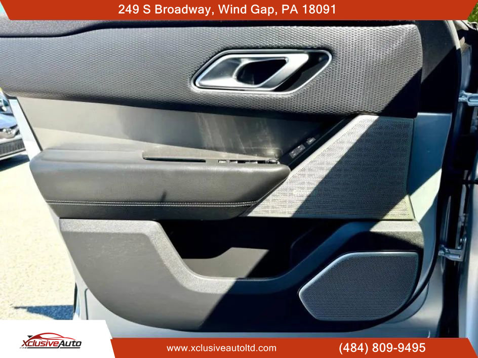 Used 2018 Land Rover Range Rover Velar S image 11