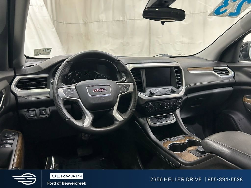 Used 2023 GMC Acadia SLE image 14