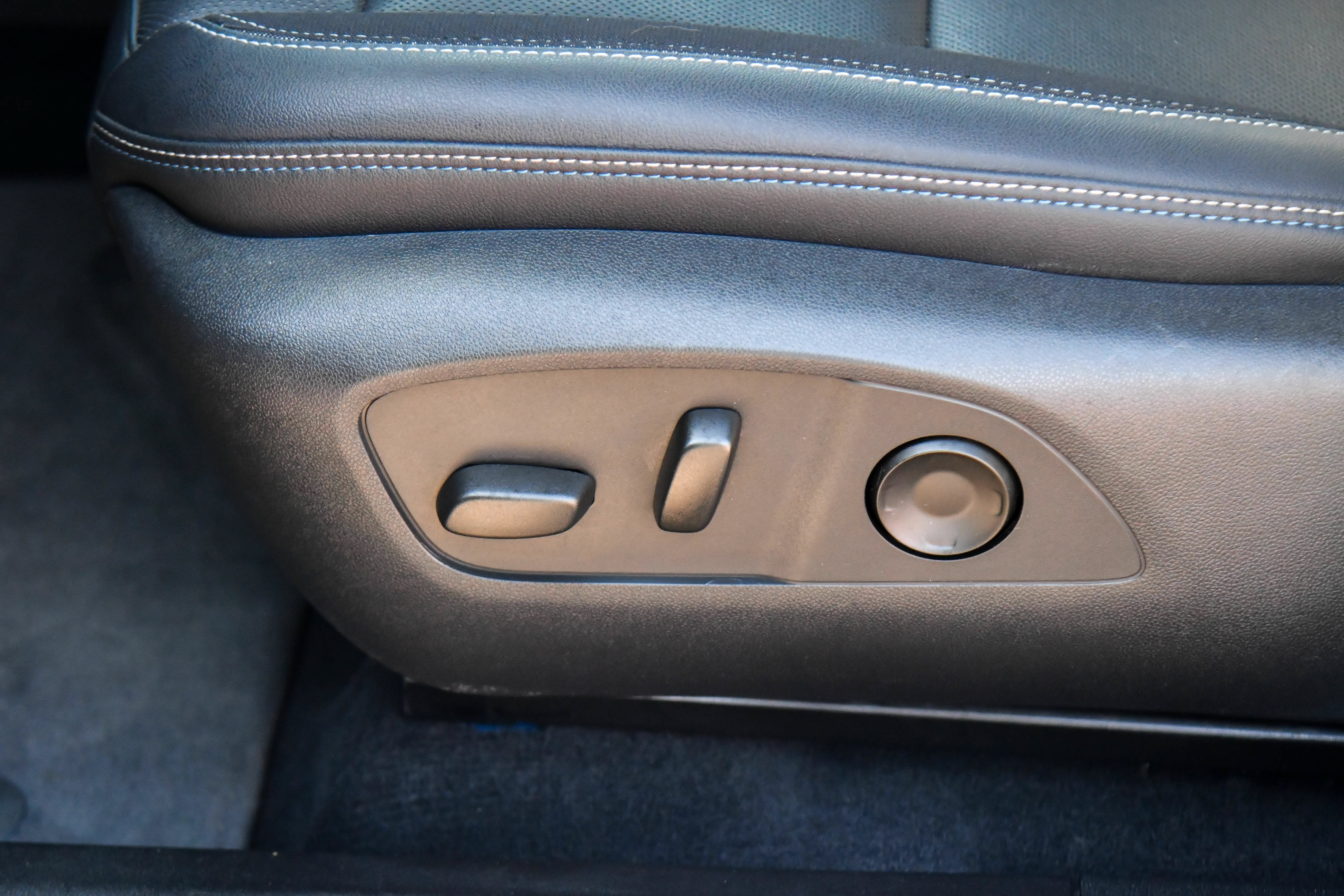 Used 2024 Chevrolet Equinox EV LT FWD image 16