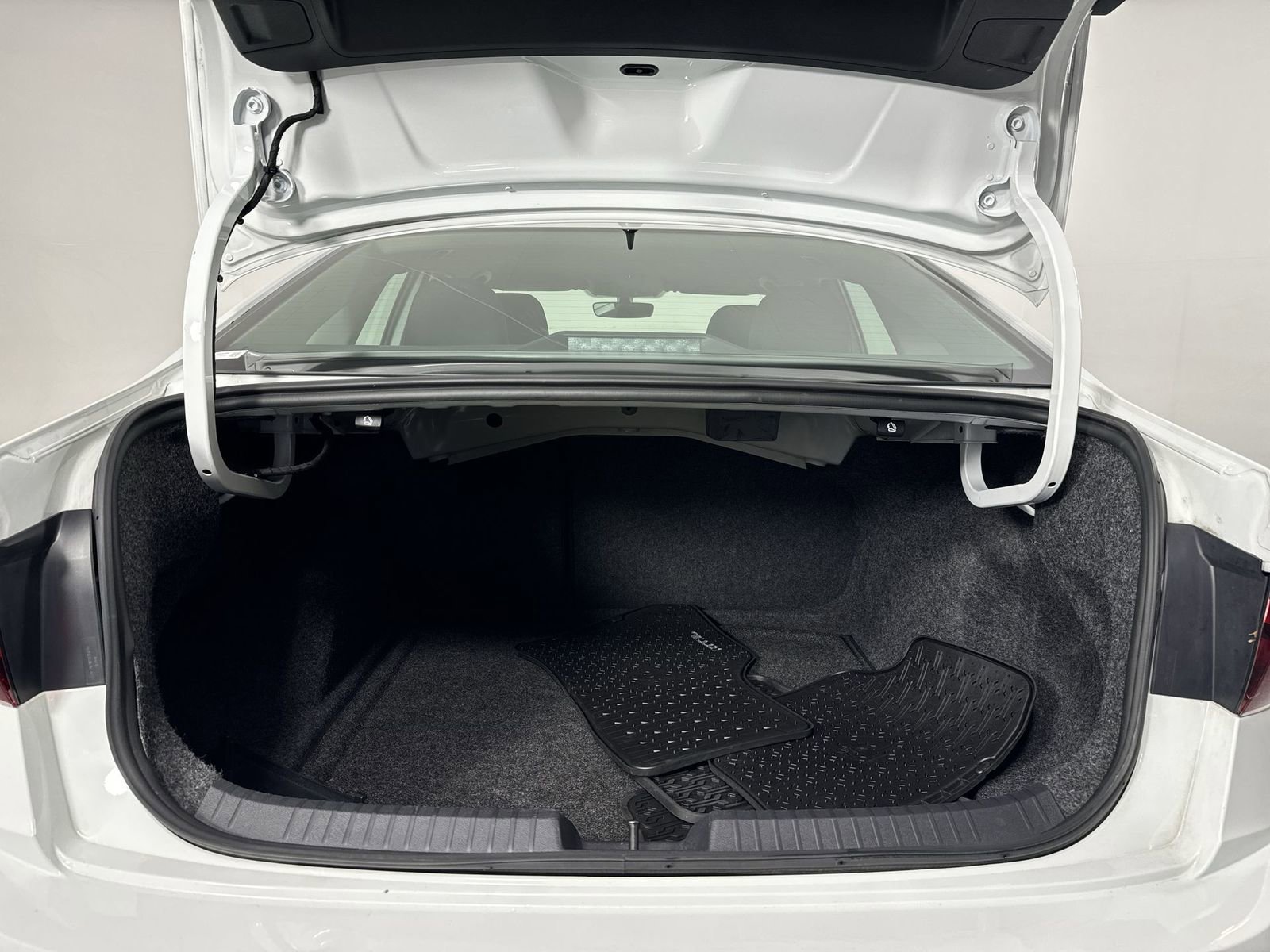 Used 2023 Volkswagen Jetta S image 32