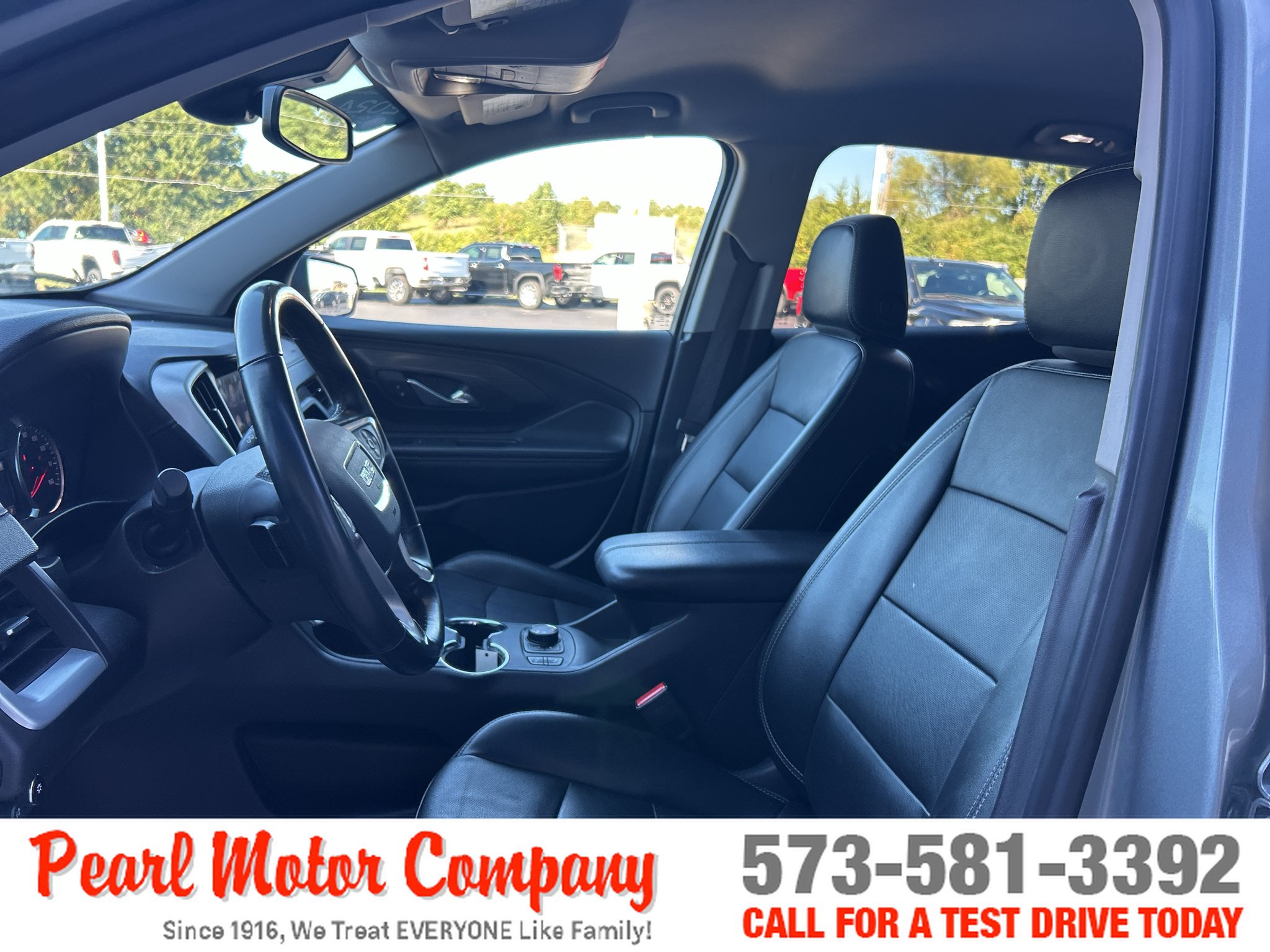 Used 2024 GMC Terrain SLT AWD/4WD image 11