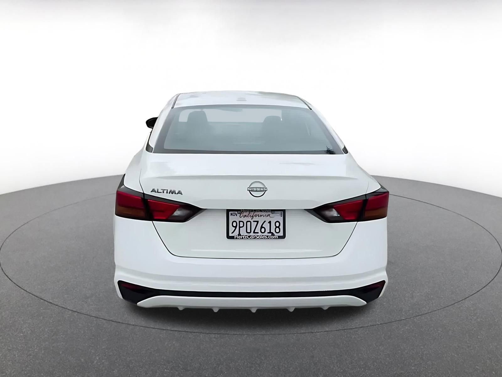 Used 2025 Nissan Altima 2.5 SV FWD image 14