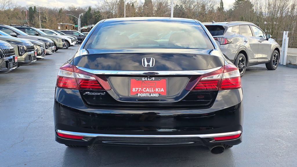 Used 2016 Honda Accord LX image 4
