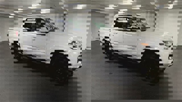 Used 2022 Toyota Tacoma SR5 image 2