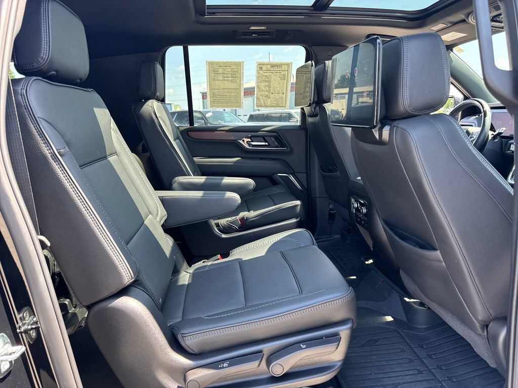 Used 2026 GMC Yukon XL Denali w/ Denali Reserve Package AWD/4WD image 13