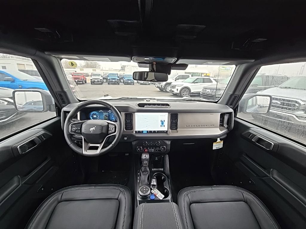 New 2025 Ford Bronco Outer Banks w/ Sasquatch Package image 2