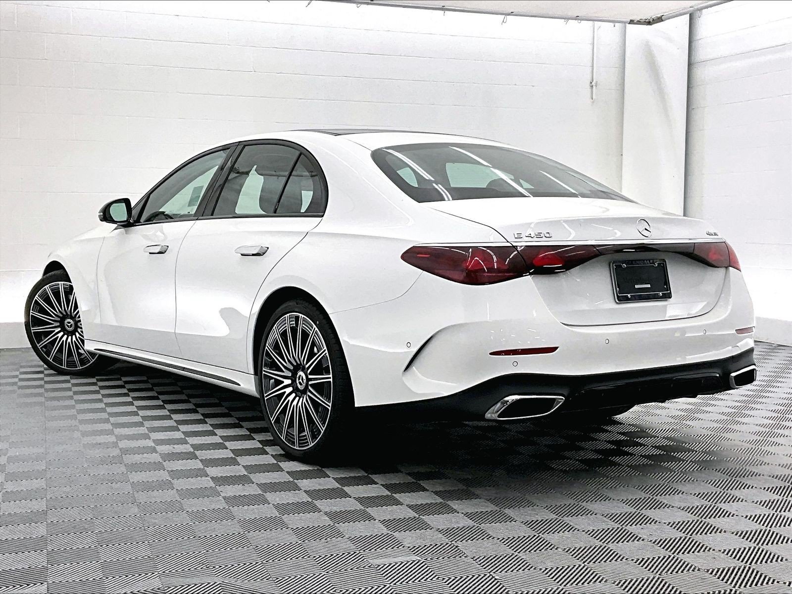 New 2026 Mercedes-Benz E 450 4MATIC Sedan image 2