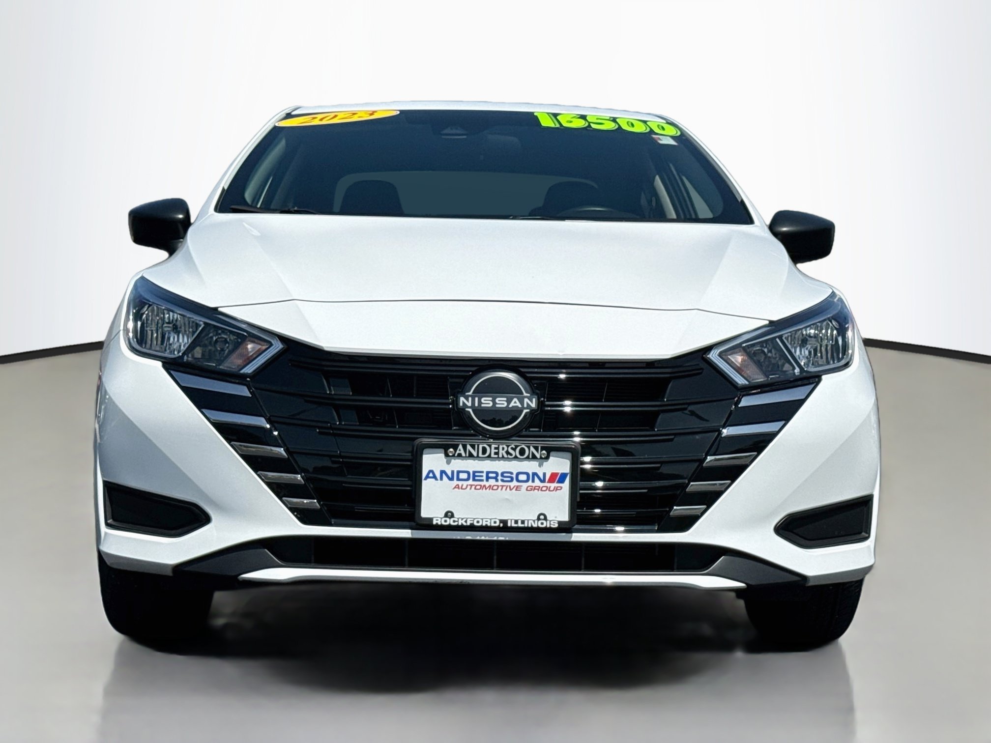 Used 2023 Nissan Versa S FWD image 2