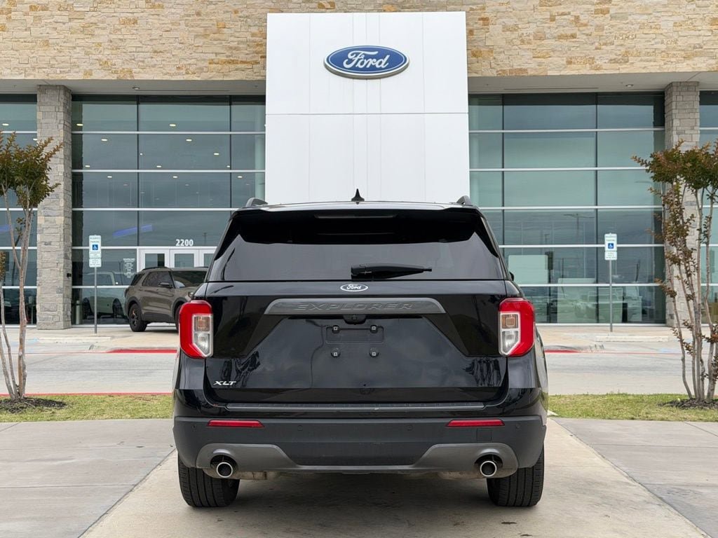 Used 2021 Ford Explorer XLT w/ Equipment Group 202A RWD image 22