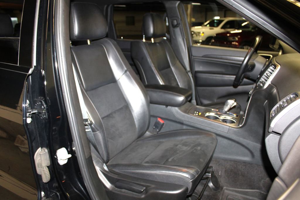 Used 2018 Jeep Grand Cherokee Altitude image 29