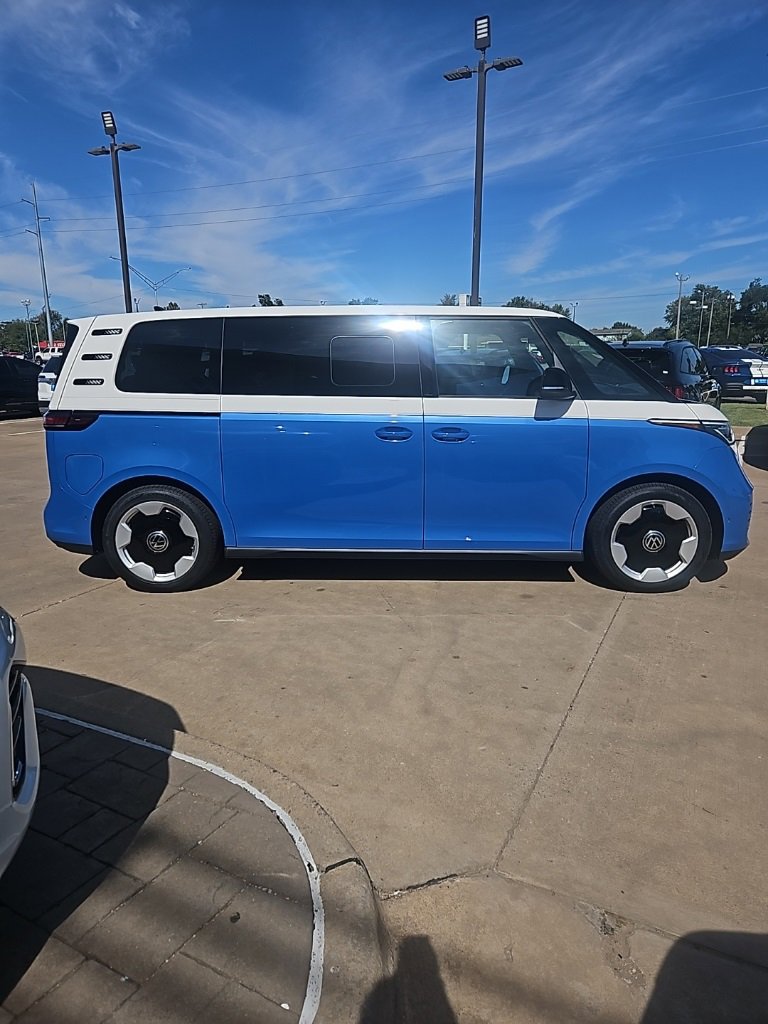 New 2025 Volkswagen ID. Buzz Pro S Plus image 4