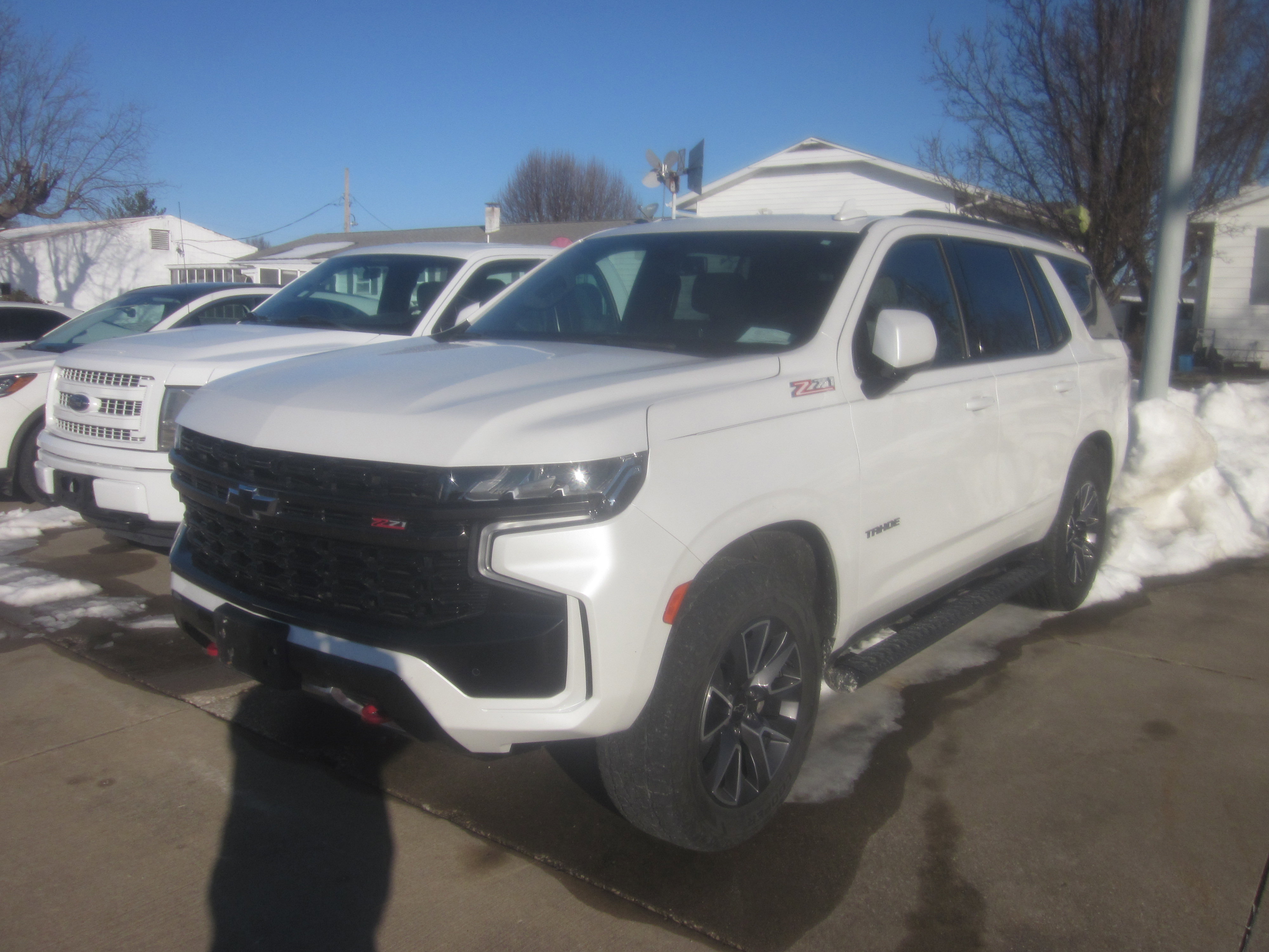 Used 2021 Chevrolet Tahoe Z71 w/ Luxury Package image 3