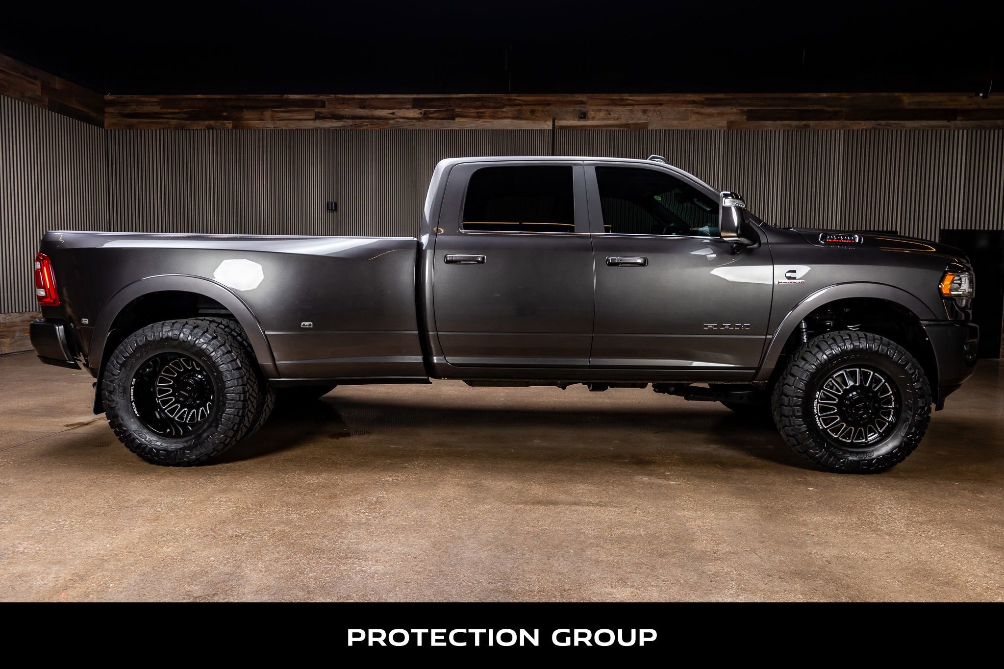 Used 2024 RAM 3500 Limited w/ Towing Technology Group image 11