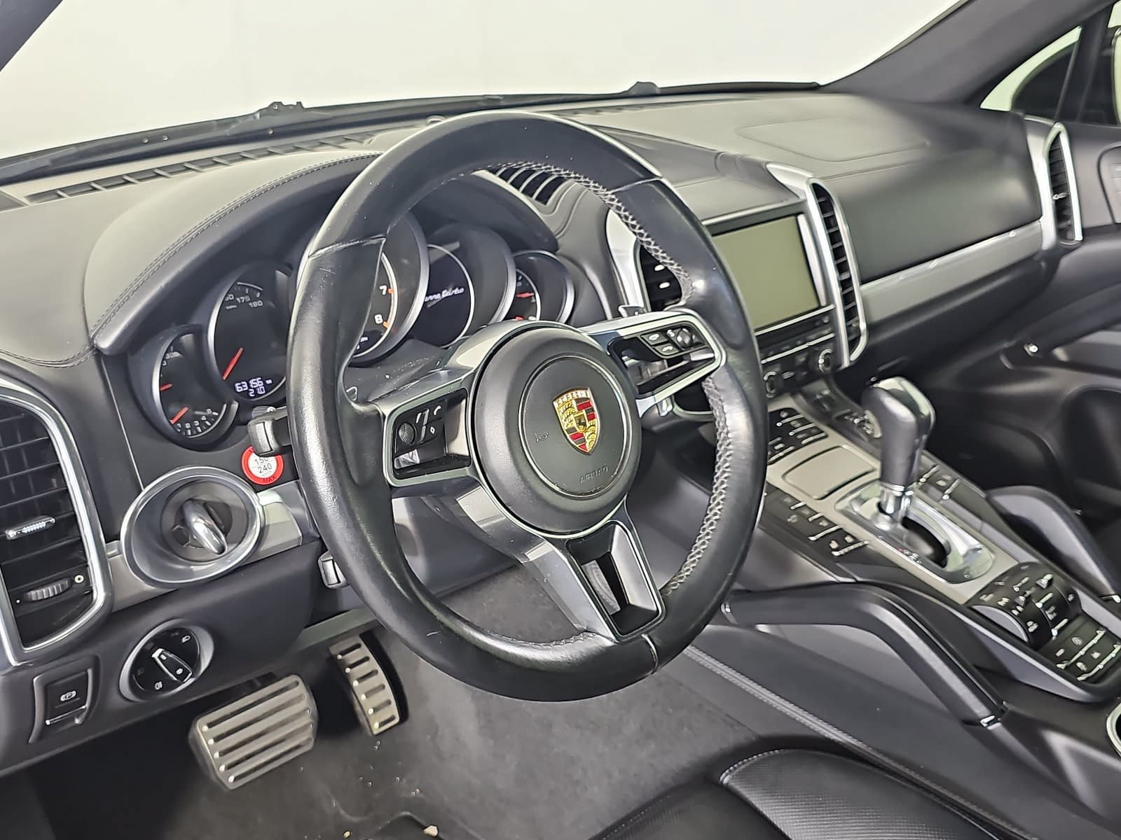 Used 2015 Porsche Cayenne Turbo AWD/4WD image 14