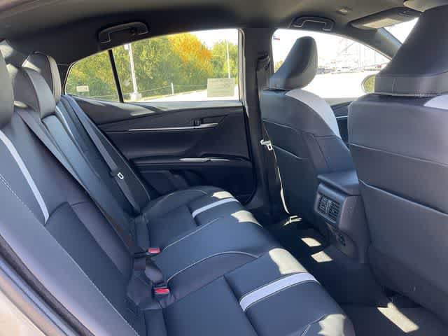 Used 2026 Toyota Camry SE w/ Convenience Package FWD image 17