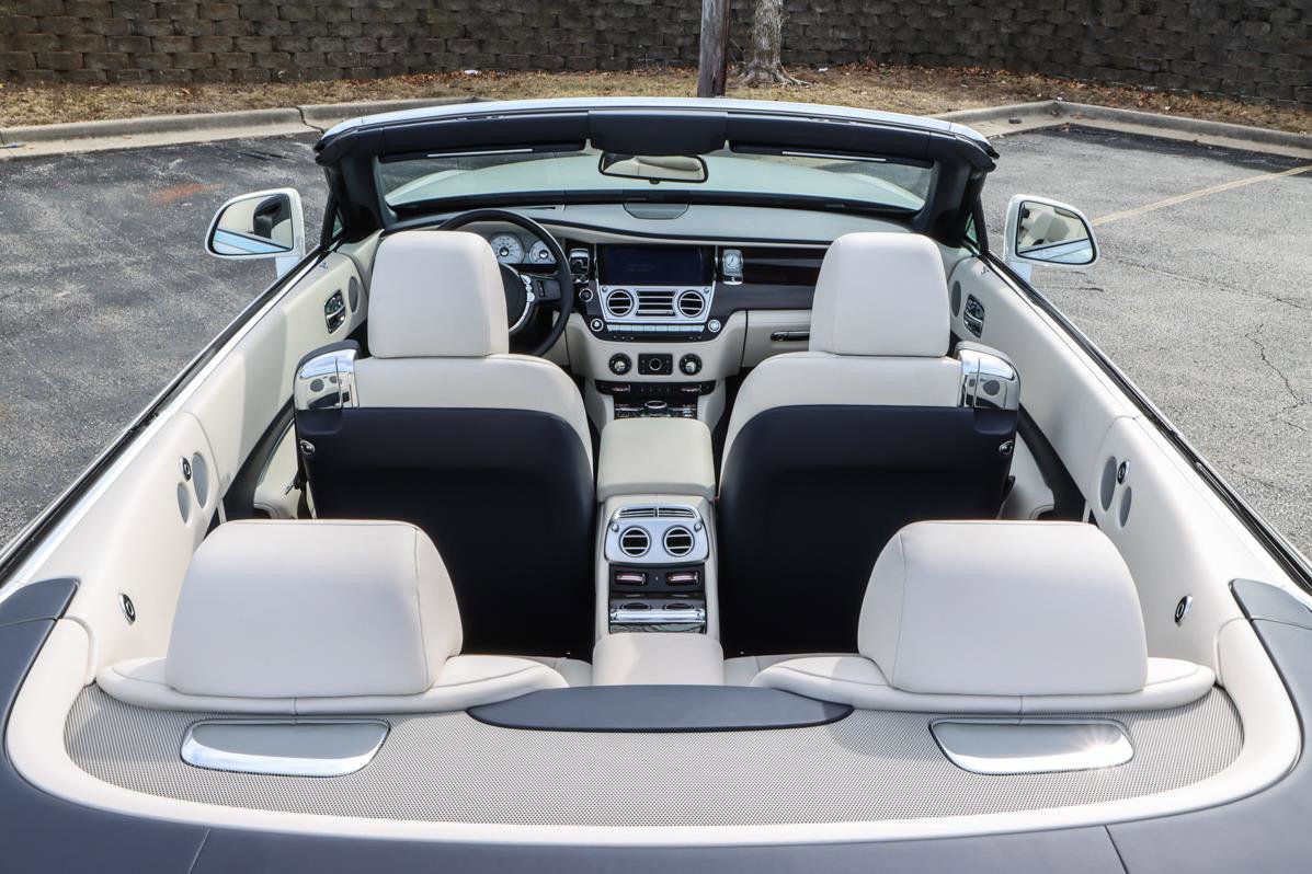 Used 2019 Rolls-Royce Dawn image 23
