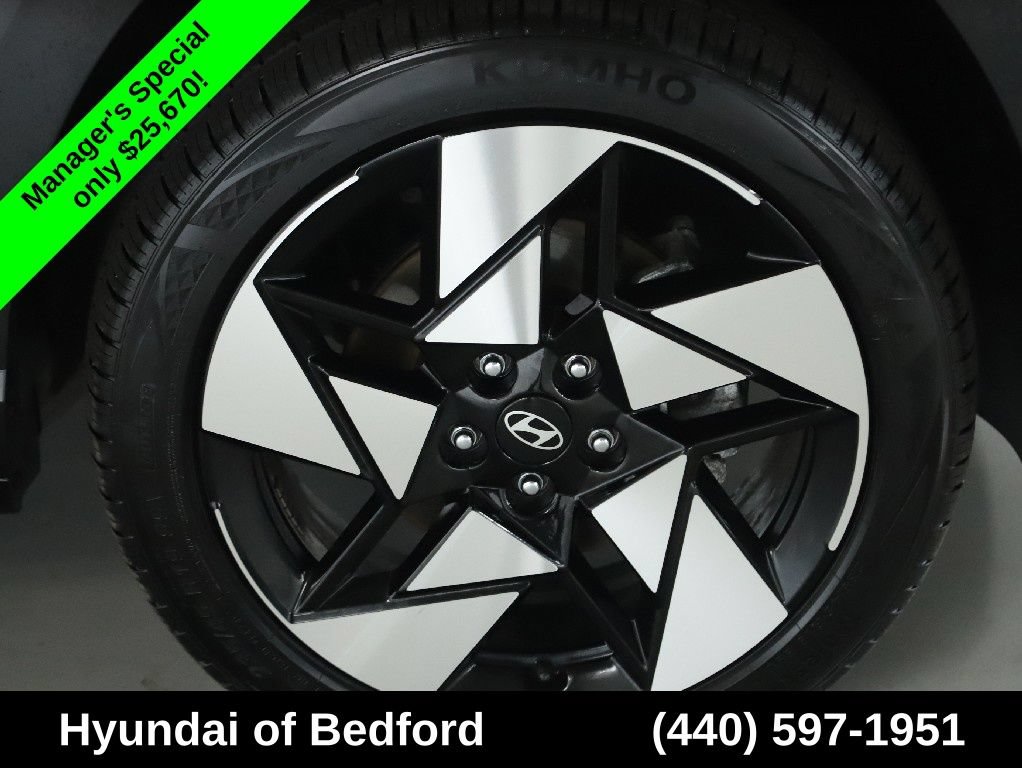 Used 2024 Hyundai Kona Limited AWD/4WD image 11