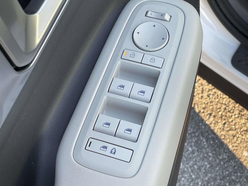 Used 2025 Hyundai Santa Fe SE image 7