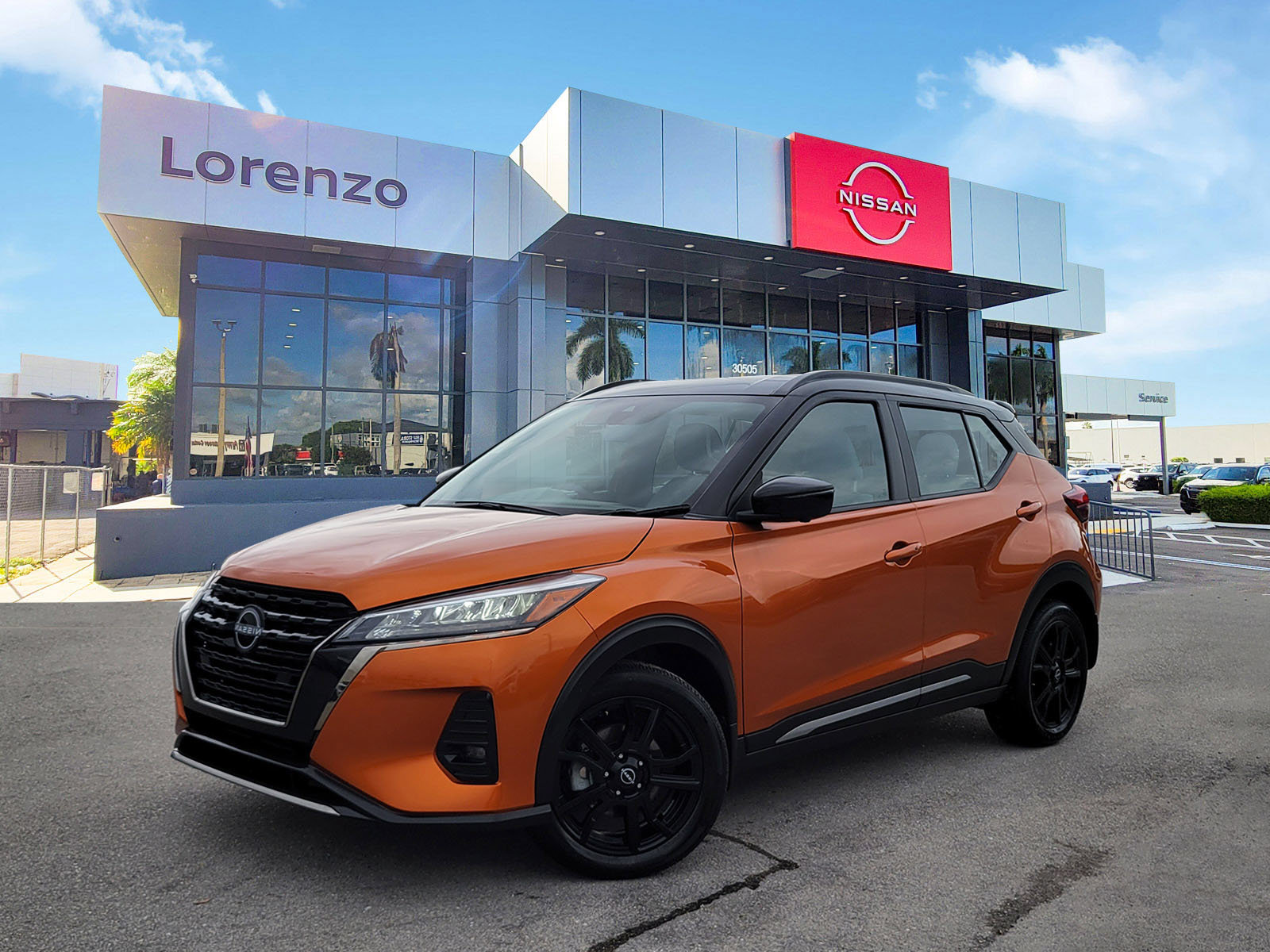 Used 2024 Nissan Kicks SR w/ SR Premium Package FWD image 1