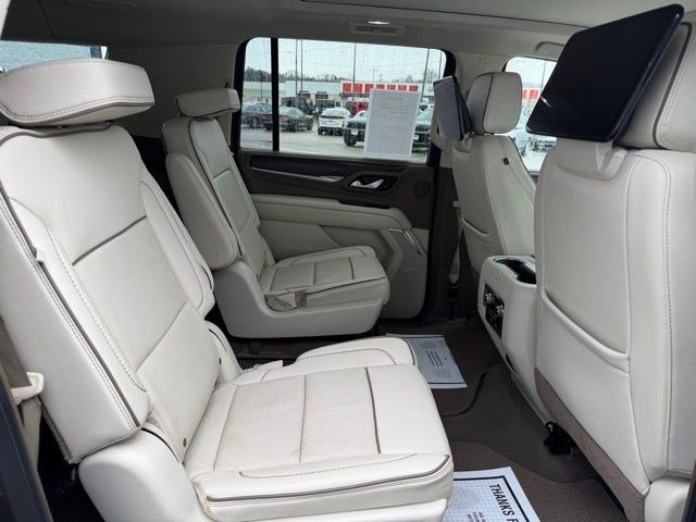 Used 2021 GMC Yukon XL Denali AWD/4WD image 23