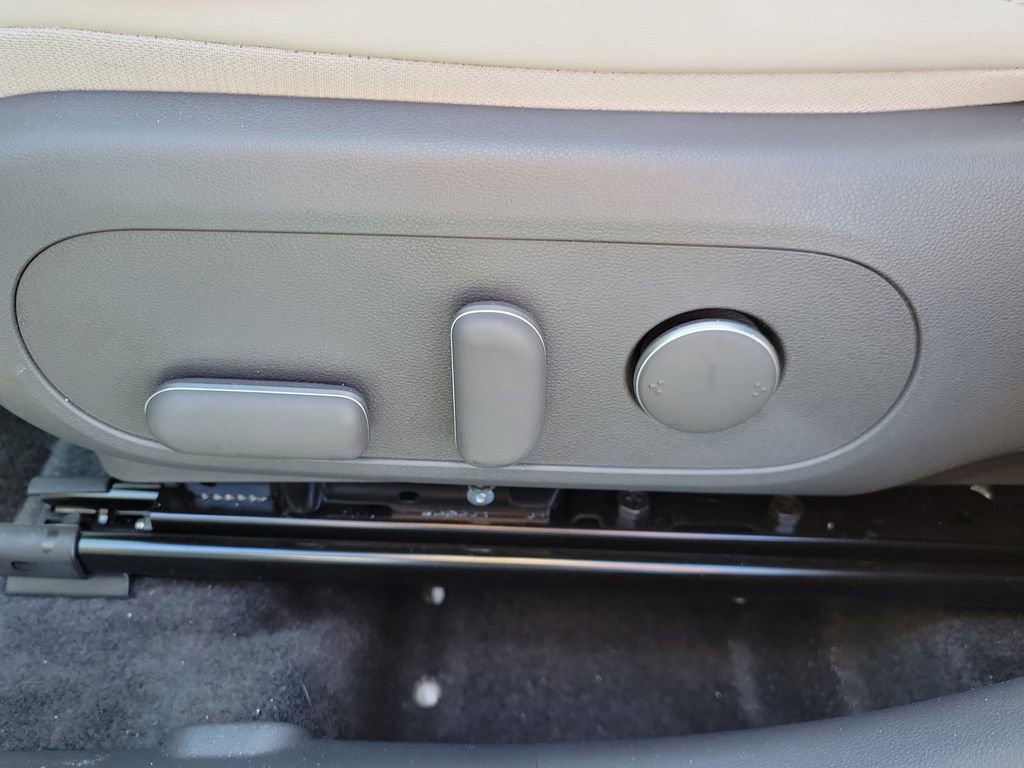 Certified 2025 Hyundai Kona Limited image 22