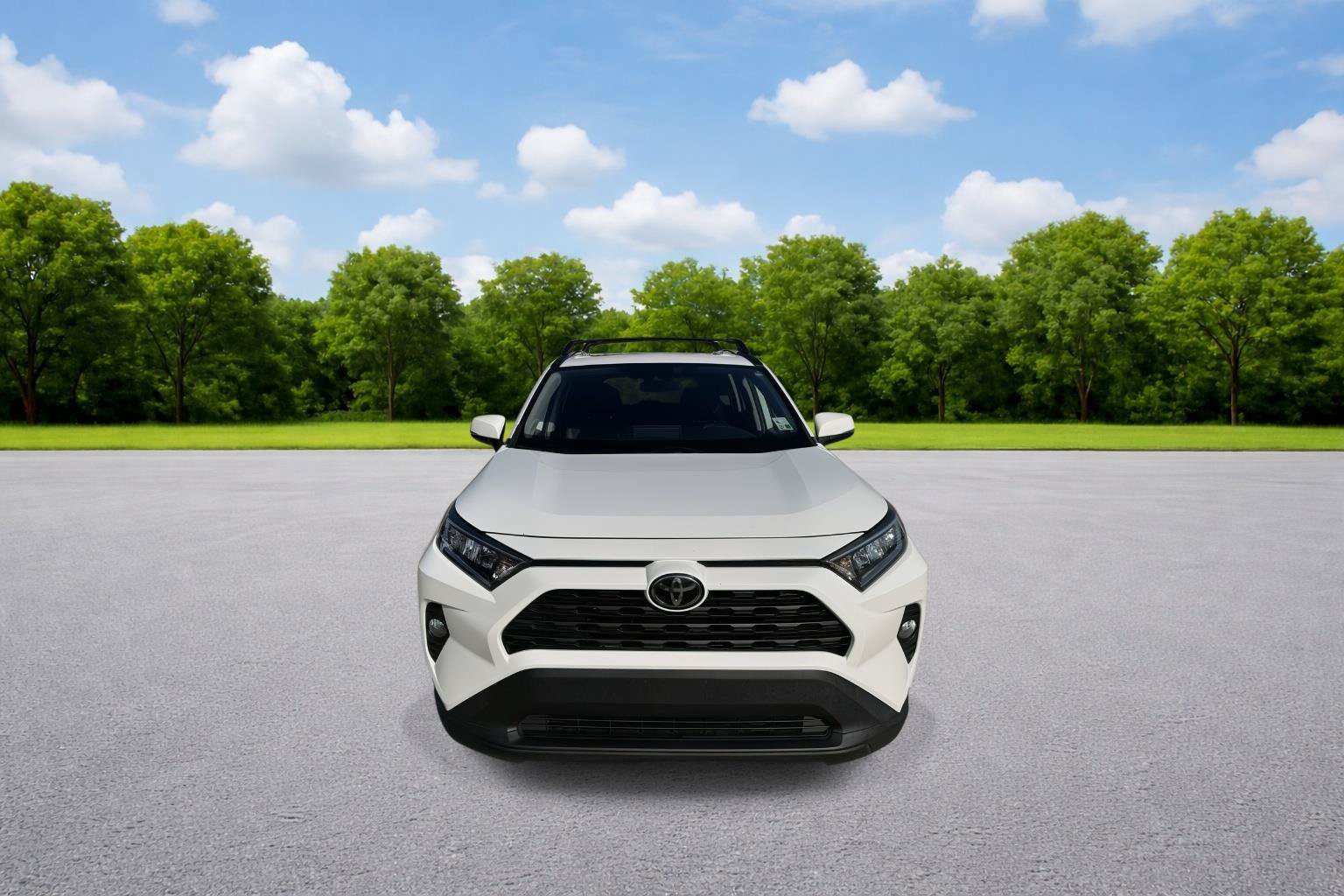 Used 2020 Toyota RAV4 XLE Premium FWD image 7