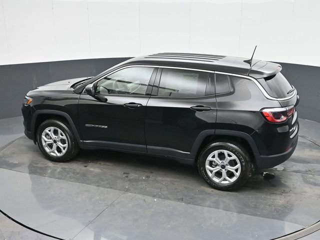 Used 2025 Jeep Compass Sport w/ Mopar Graphics Package AWD/4WD image 26