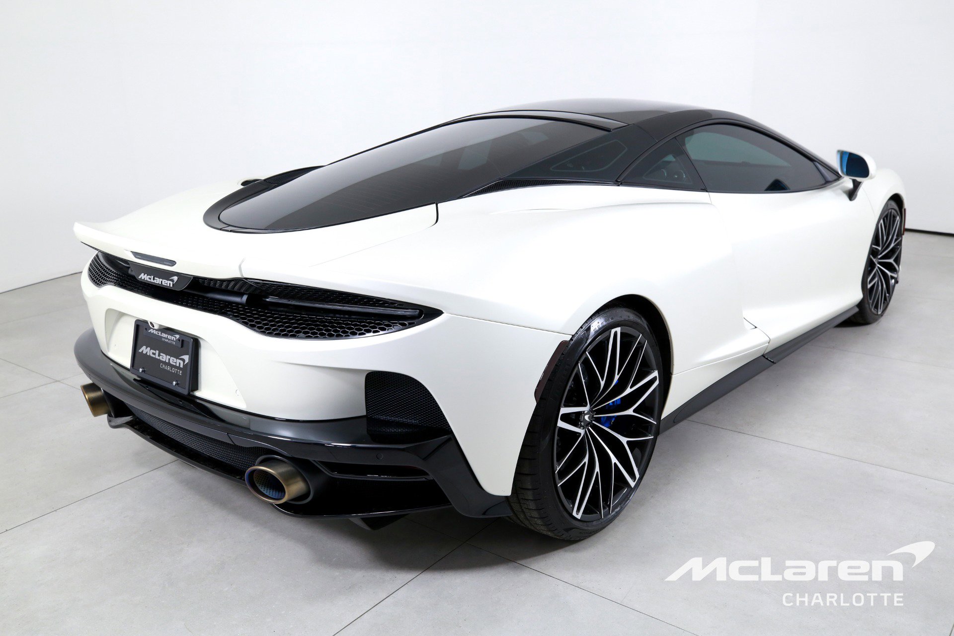Used 2022 McLaren GT image 9