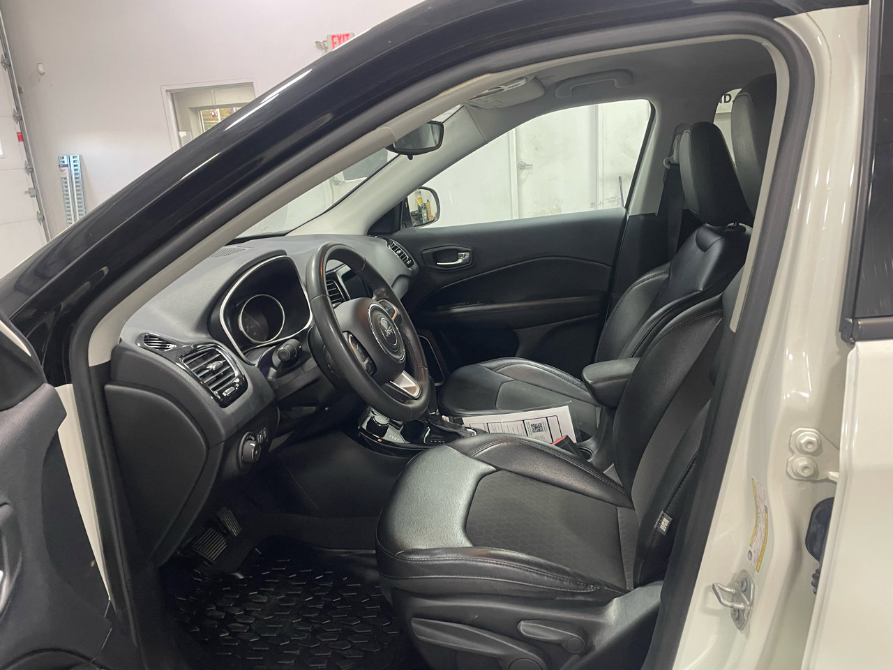 Used 2021 Jeep Compass Altitude image 33